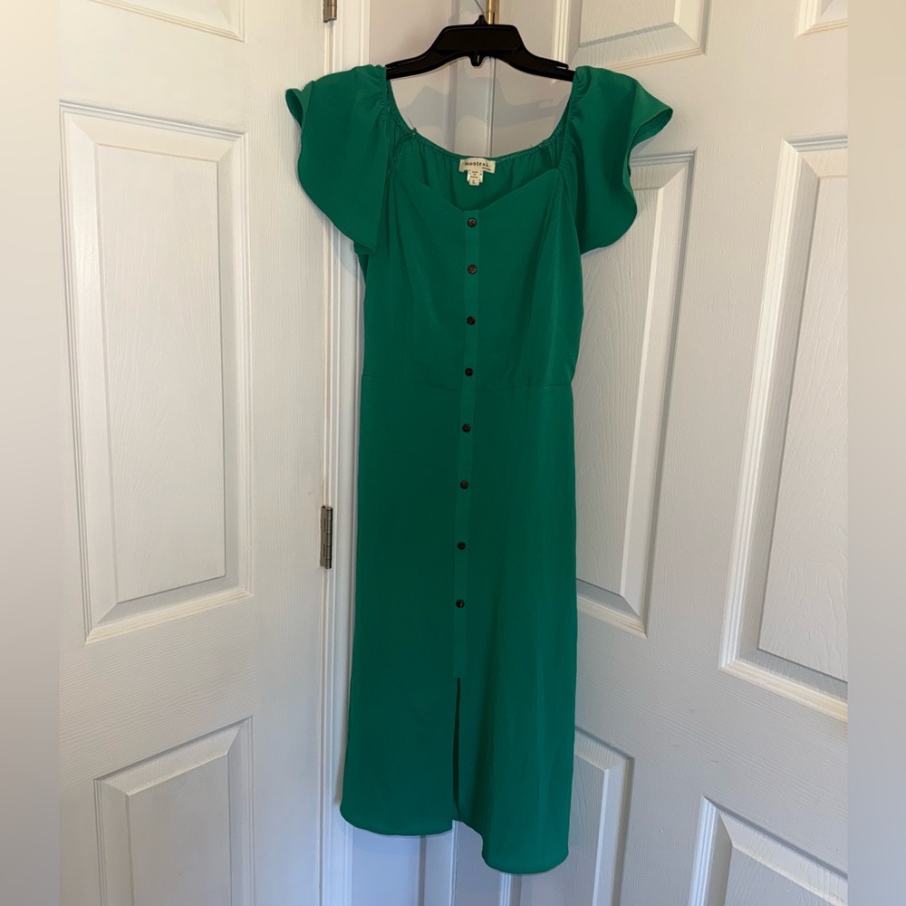 Green Flutter Sleeve Midi Dress